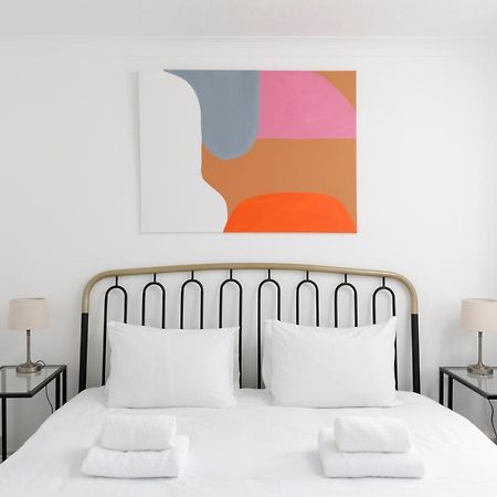 Beachside Retreat 2-Bedroom Gem With Free Private Parking & Outdoor Space Brighton Bagian luar foto