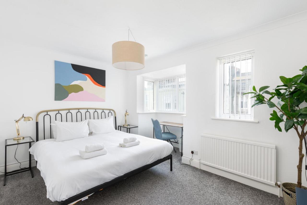 Beachside Retreat 2-Bedroom Gem With Free Private Parking & Outdoor Space Brighton Bagian luar foto