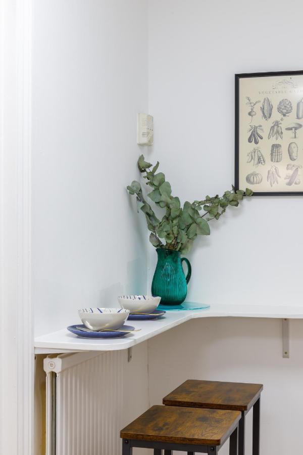 Beachside Retreat 2-Bedroom Gem With Free Private Parking & Outdoor Space Brighton Bagian luar foto