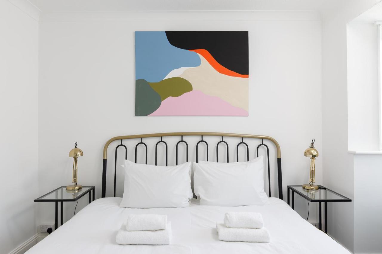 Beachside Retreat 2-Bedroom Gem With Free Private Parking & Outdoor Space Brighton Bagian luar foto