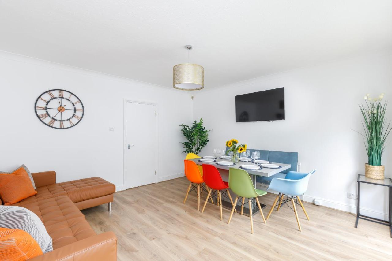 Beachside Retreat 2-Bedroom Gem With Free Private Parking & Outdoor Space Brighton Bagian luar foto