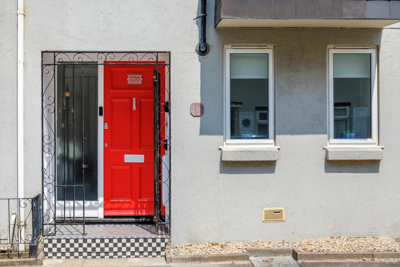 Beachside Retreat 2-Bedroom Gem With Free Private Parking & Outdoor Space Brighton Bagian luar foto
